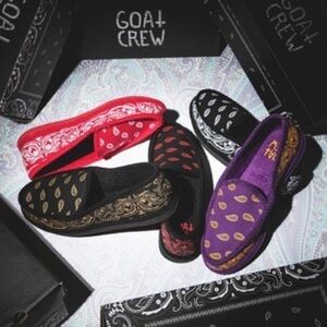 Goat Crew New In Box Red White  Bandana House Shoes Slippers Size 11